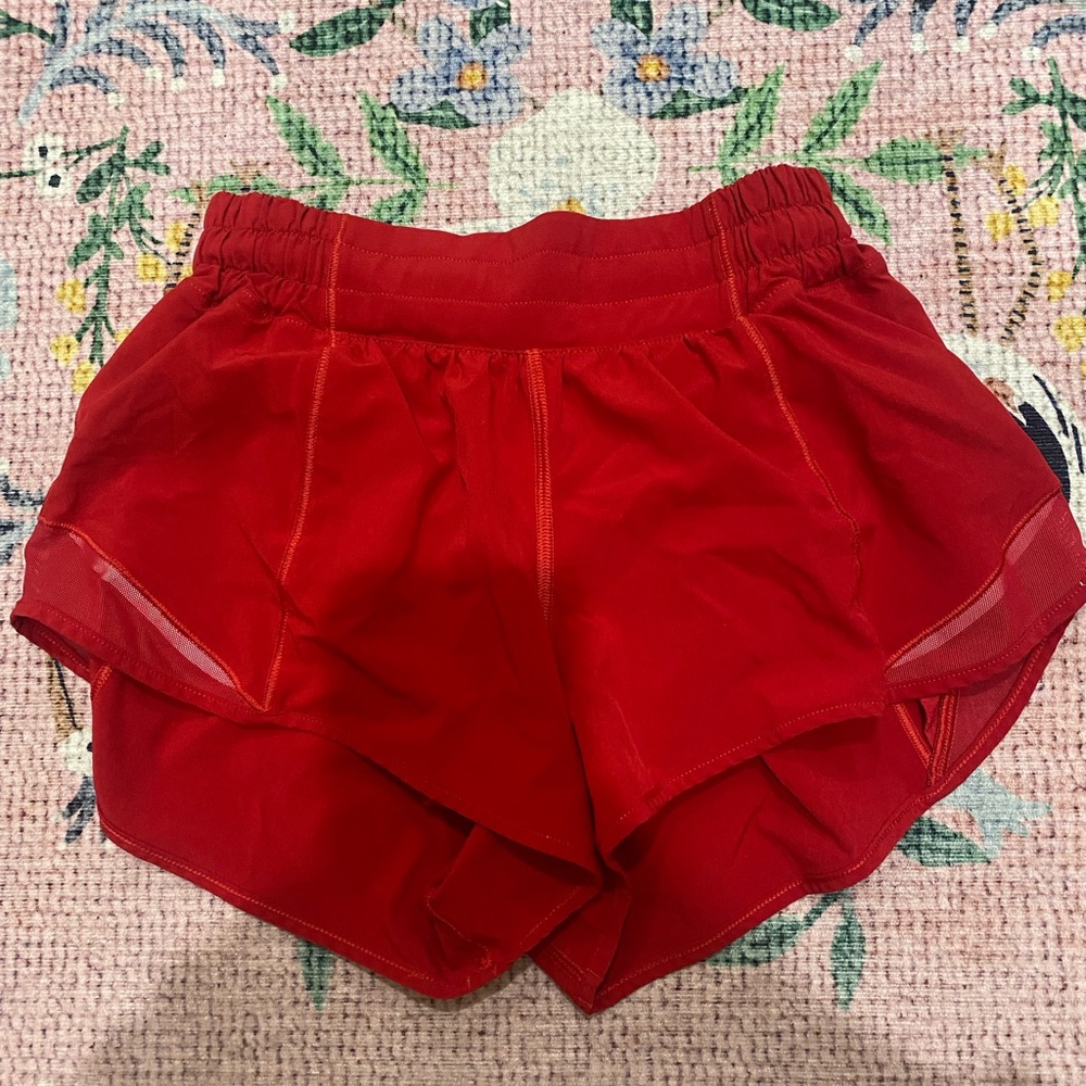 LULULEMON Red Hotty Hot Low-Rise Lined Shorts 2.5”